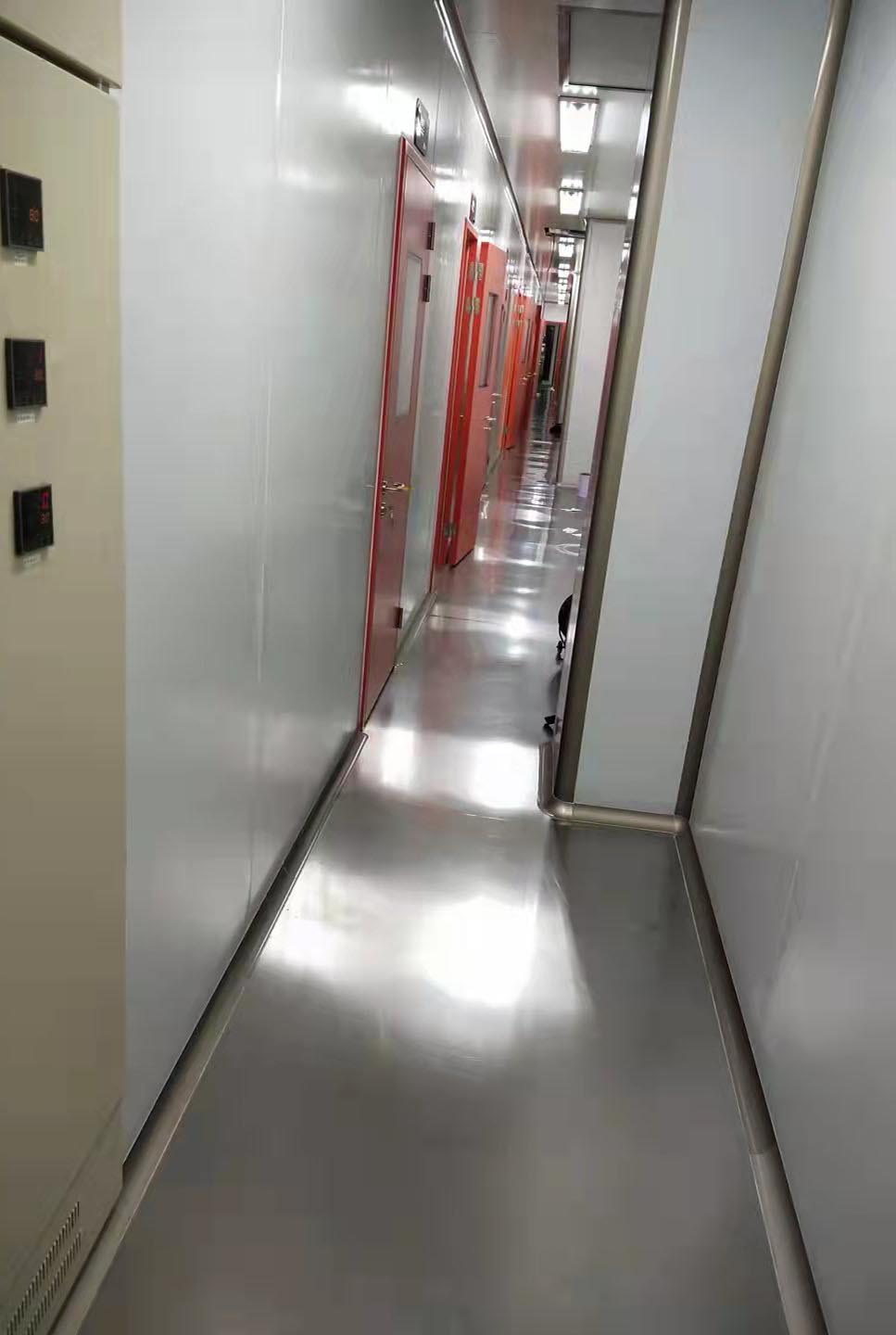 無塵自動<a href='http://www.qwxe.cn/' target='_blank' title='噴漆設備' style='color:#eb2828'><strong>噴漆設備</strong></a>.jpg